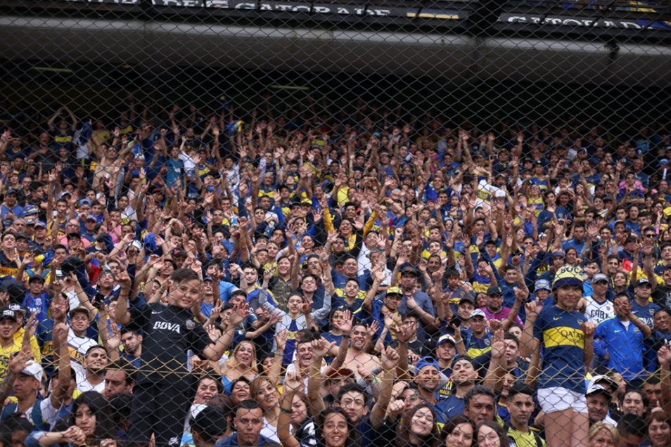 “Bombonerazo”: Hinchas de Boca llenaron el estadio para ver práctica previa a la final
