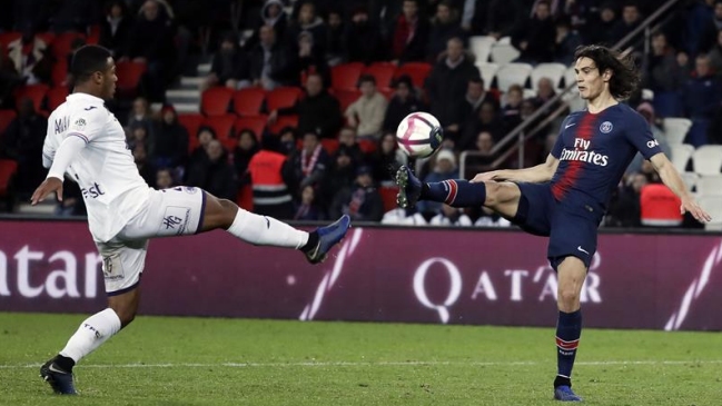 Edinson Cavani anotó un espectacular golazo en triunfo de PSG sobre Toulouse