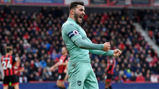 Arsenal volvió a los triunfos ante Bournemouth y recuperó terreno en la Premier