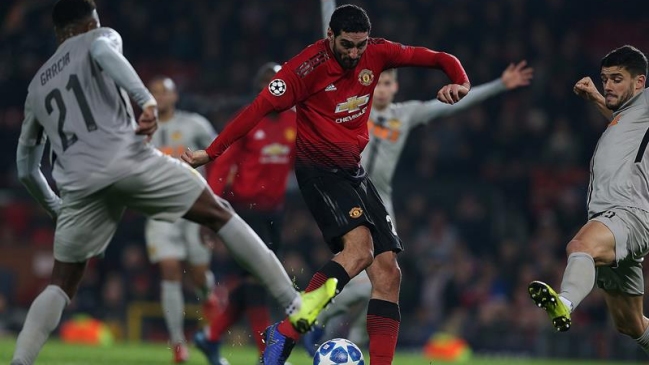 Fellaini le dio la clasificación a Manchester United en la Champions con un gol en los descuentos