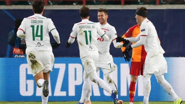 Lokomotiv logró su primer triunfo en la Champions y ayudó a la clasificación de FC Porto y Schalke