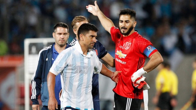 David Pizarro: En Chile se mira mucho el nombre en la espalda para jugar