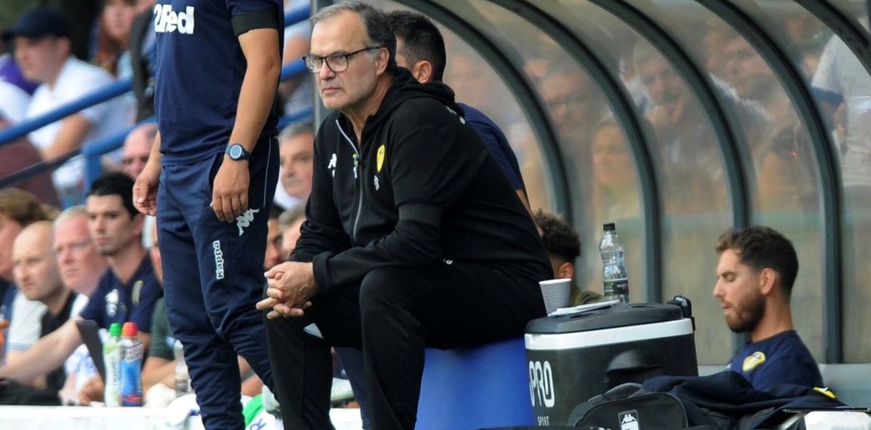 Leeds de Marcelo Bielsa firmó su tercer triunfo consecutivo y sigue escolta en la Championship