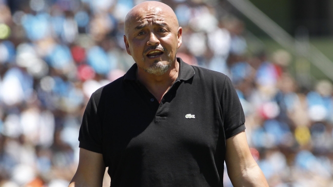 Deportes Iquique anunció que el proceso del técnico Luis Musrri llegó a su fin