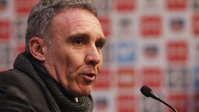 Marcelo Espina confirmó que Lucas Barrios decidió dejar Colo Colo