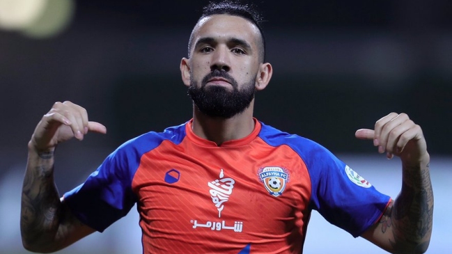 Beñat San José quiere reforzar Universidad Católica con Ronnie Fernández