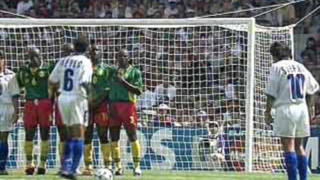 Zurda mágica: José Luis Sierra cumple 50 años y recordamos su mítico golazo ante Camerún