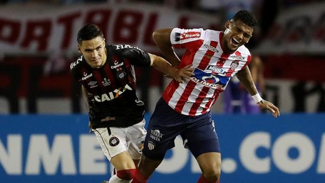 Junior se farreó con un penal la victoria ante A. Paranaense en la final de ida de la Sudamericana