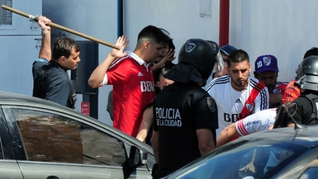 Diputados de Argentina debaten ley para agravar las penas a hinchas del fútbol