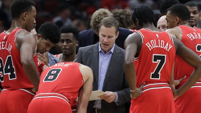 La columna de Manfred Schwager: Con las manos atadas