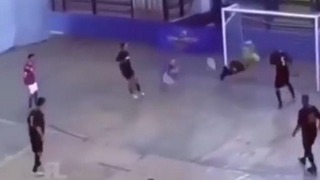 Supera a De Gea y Buffon: Leyenda del United quedó deslumbrado por un arquero de futsal