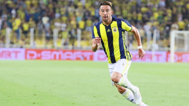 Mauricio Isla disputó todo el encuentro en derrota de Fenerbahce ante Akhisarspor en Turquía