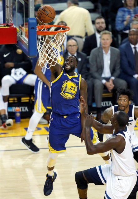La inspiración de Stephen Curry le brindó su cuarto triunfo seguido a Golden State