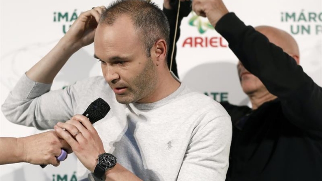 Iniesta y los atrasos de Dembélé: No hay que matarlo, hay que solucionarlo