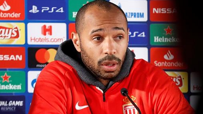 Así enseña modales Thierry Henry a sus jugadores