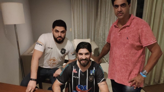 El “Loco” volvió a Brasil: Sebastián Abreu firmó por el equipo número 28 de su carrera