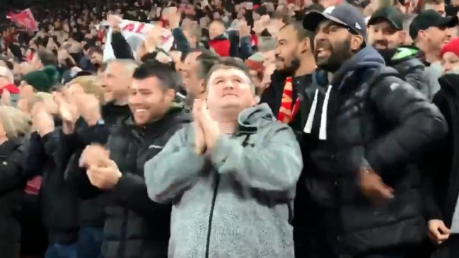 La emocionante historia del hincha que vibra con los goles de Liverpool pese a no poder verlos