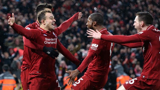 Liverpool se quedó con el clásico ante Manchester United y mantuvo el liderato de la Premier League