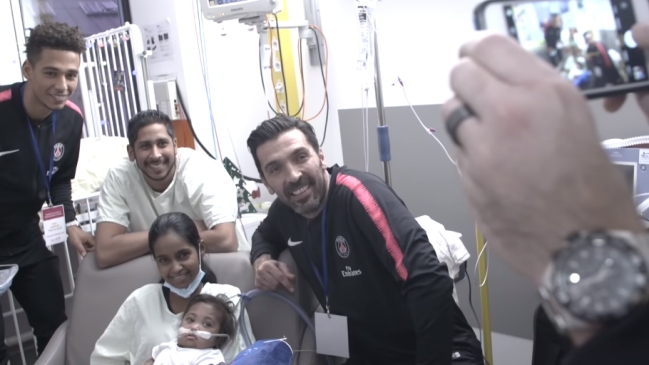 Estrellas de PSG sorprendieron con grata visita en un hospital infantil en París