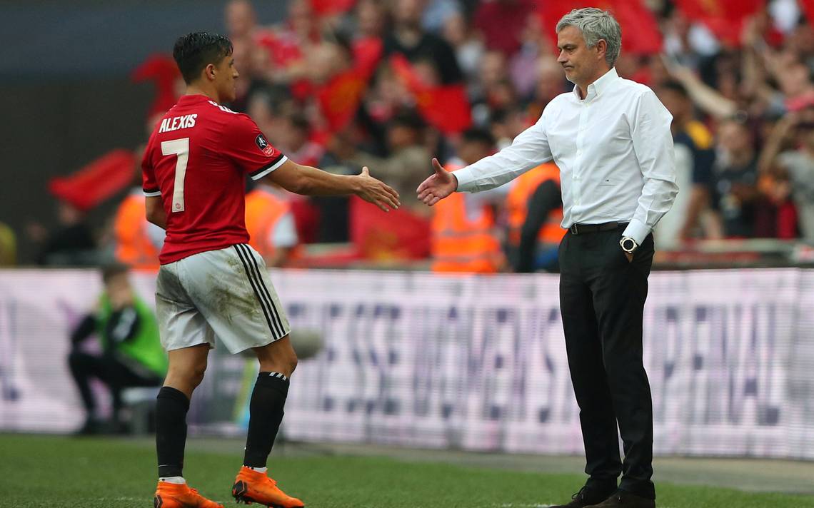 Medio inglés reveló que Alexis Sánchez ganó apuesta por salida de Mourinho