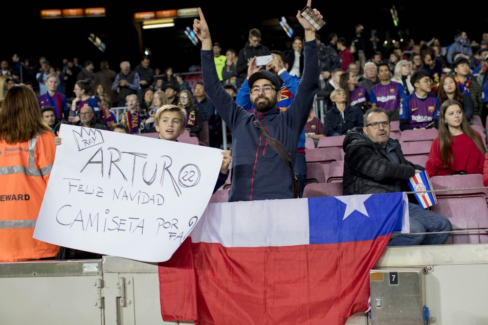Barcelona de Arturo Vidal se mantuvo en la cima de la liga española tras vencer a Celta de Vigo