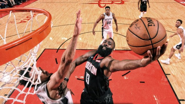 Houston Rockets derrotó a San Antonio Spurs en el clásico texano en la NBA