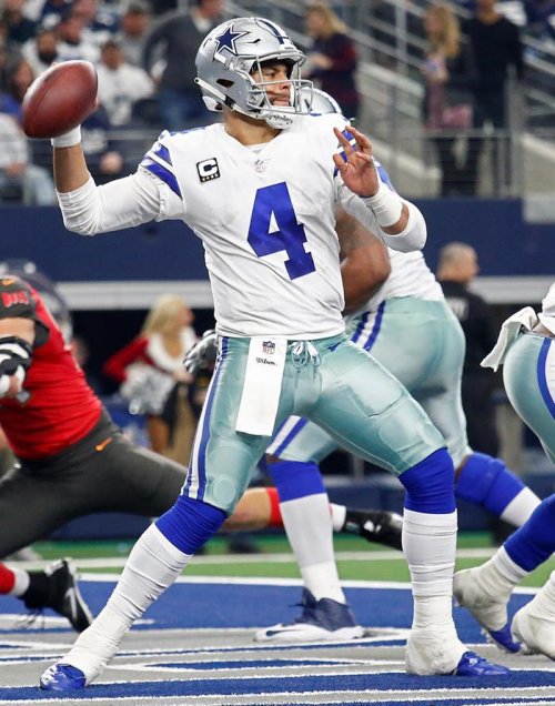 Las cheerleaders de los Dallas Cowboys se lucieron en duelo navideño de la NFL