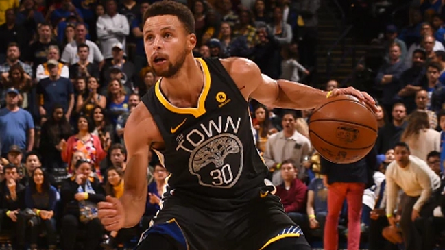 Stephen Curry brilló con 42 puntos y una canasta decisiva en victoria de Golden State