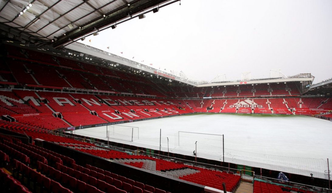 Blanca Navidad: La espectacular postal de la cancha de Old Trafford cubierta con nieve