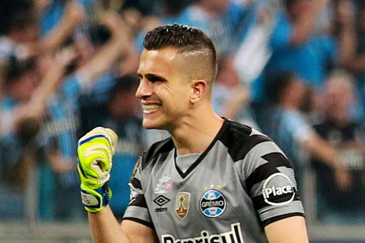 El emblemático portero Marcelo Grohe dejó Gremio para emigrar el fútbol de Arabia Saudita