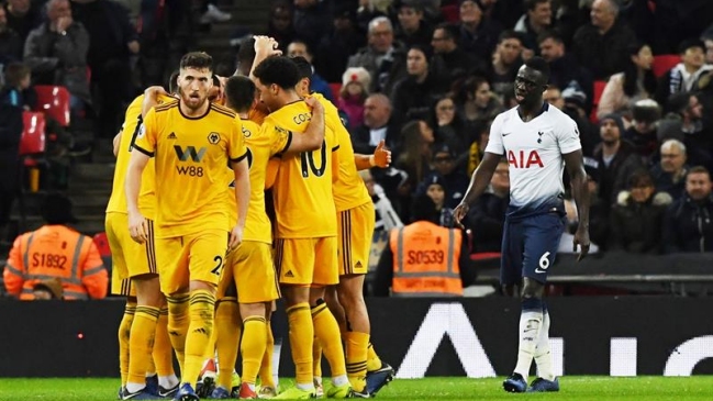 Tottenham cortó su racha triunfal en la Premier con dura derrota ante Wolverhampton