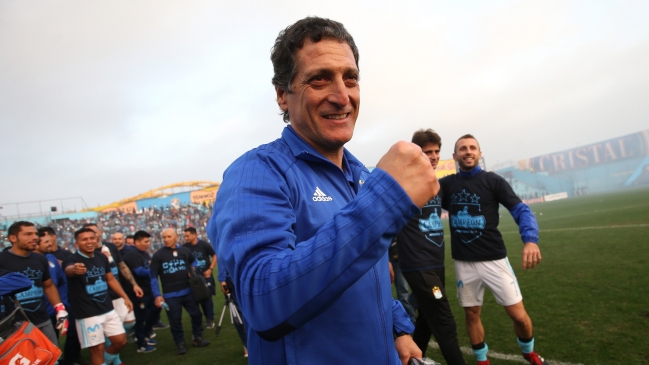 Mario Salas fue elegido como el mejor técnico del año en el fútbol peruano