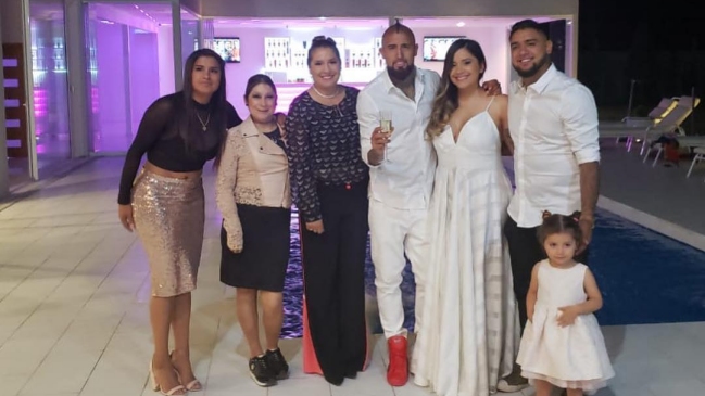 Arturo Vidal festejó el Año Nuevo con una fiesta privada al ritmo de Don Fulano