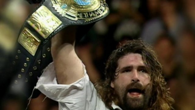 Se cumplen 20 años del histórico triunfo de Mick Foley sobre The Rock por el título de WWE