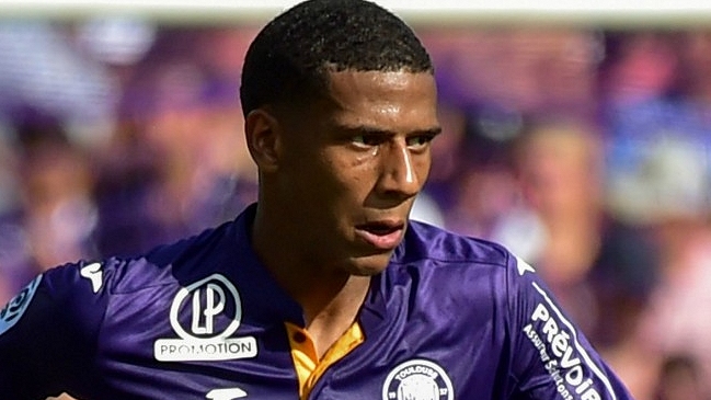 FC Barcelona está interesado en el joven zaguero francés Jean-Clair Todibo