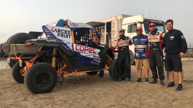 Francisco “Chaleco” López probó con éxito su buggy en las dunas peruanas