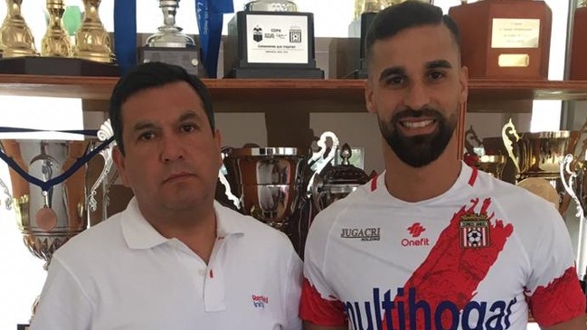 Curicó Unido oficializó la llegada de Sebastián Jaime