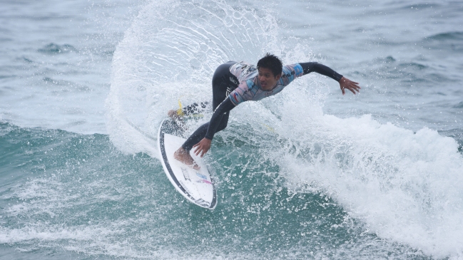 El peruano Juninho Urcia se impuso a la gran promesa chilena en el Latinoamericano de surf Viña 2019