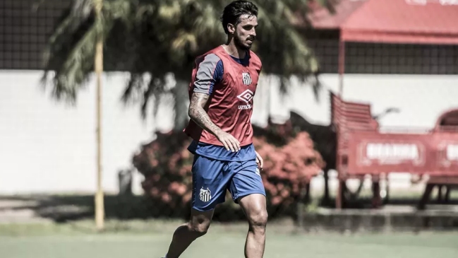 Bryan Ruiz quiere dejar Santos por sus pocas opciones de jugar con Jorge Sampaoli