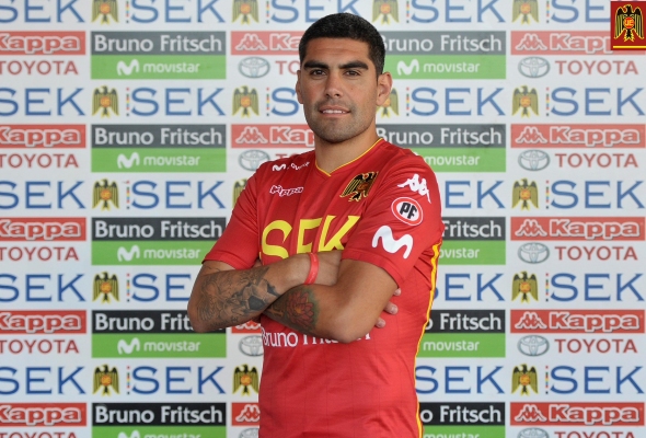 Sebastián Varas fue oficializado como jugador de Unión Española