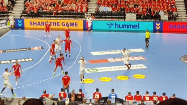 La Roja de balonmano sufrió una abultada derrota ante Dinamarca en su debut en el Mundial