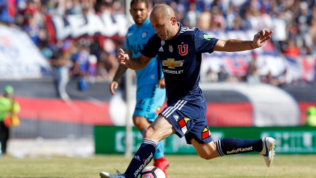 Johnny Herrera a Lorenzetti: Pocas veces vi un extranjero que sintiera la gloriosa más que tú