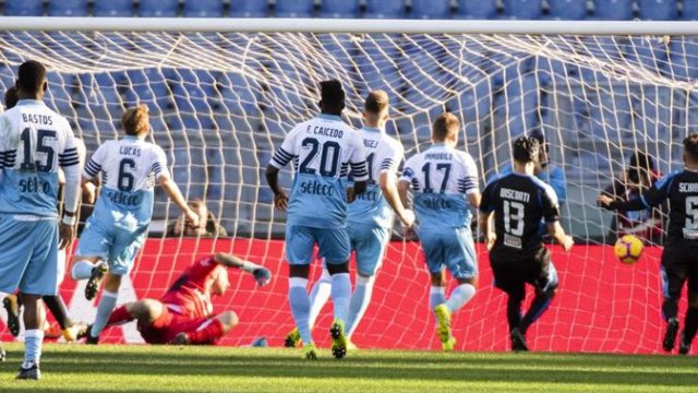 Lazio se anotó con arrolladora victoria para avanzar en la Copa Italia