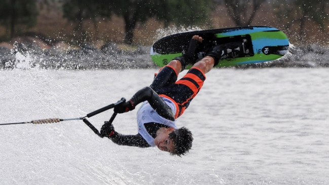 Esquí náutico: Martín Labra batió récord infantil de Chile de figuras en Argentina