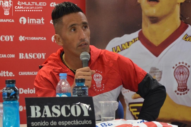 Lucas Barrios: Tenía muchas ganas de volver a Huracán, el club que me formó