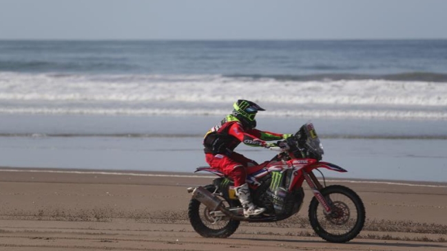 Argentino Kevin Benavides recibió severa sanción por llevar notas ocultas en su moto