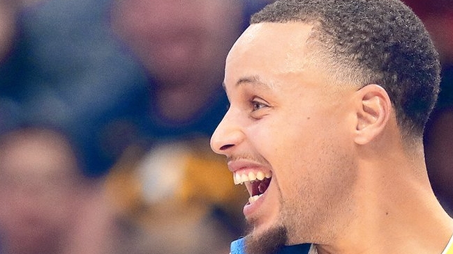 Stephen Curry y Klay Thompson dirigieron impresionante marca de 51 puntos de los Warriors