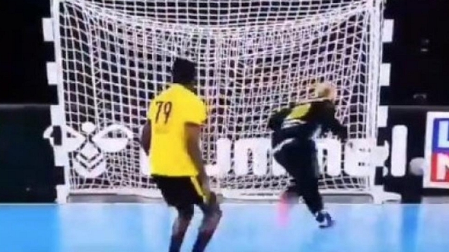 Jugador angoleño anotó con un increíble efecto el mejor gol del Mundial de balonmano