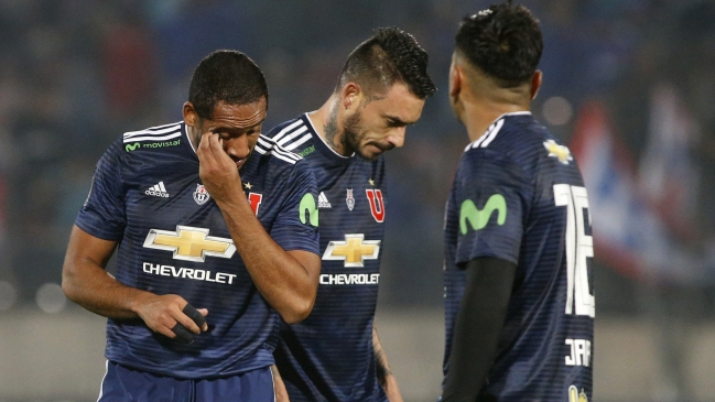 La historia de los trajes que nunca llegó a usar el plantel de Universidad de Chile