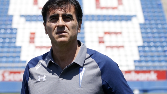 Gustavo Quinteros explicó el “sistema flexible de juego” que tendrá Universidad Católica